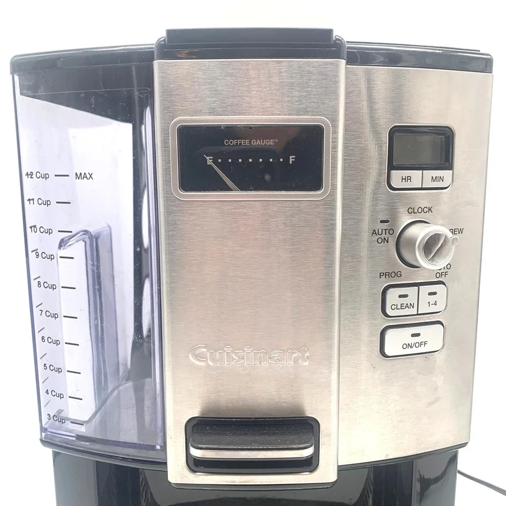 Cuisinart DCC-3000 Coffee Maker 12 Cup Silver Black Programmable Carafe-Free